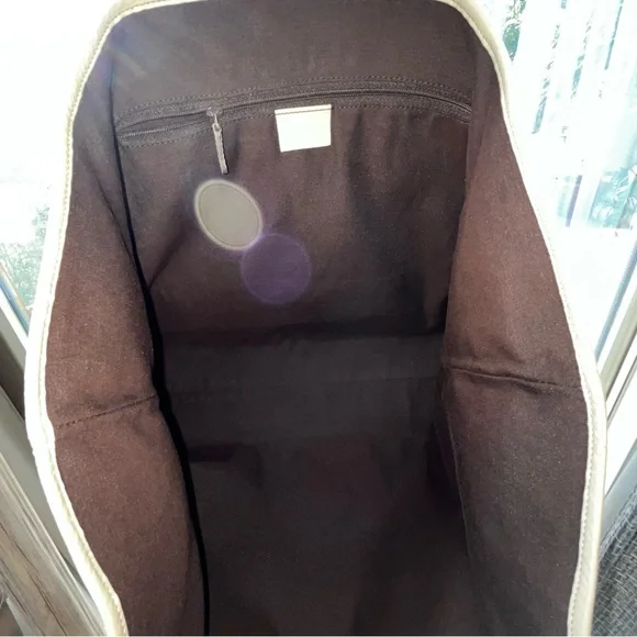 Gucci: Denim Interlocking GG Leather Abbey Joy Tote Shoulder Bag (White) - Picture 16 of 17